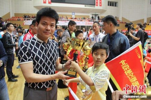 2016年“栋马童车杯”北京第十三届少儿武术比赛举行